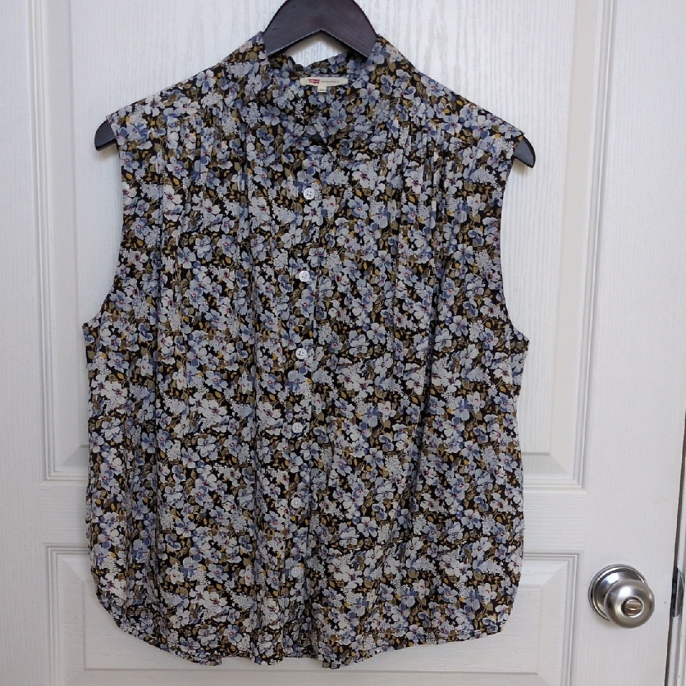 Levi's Floral Sleeveless Button-Up Blouse 100% Cotton